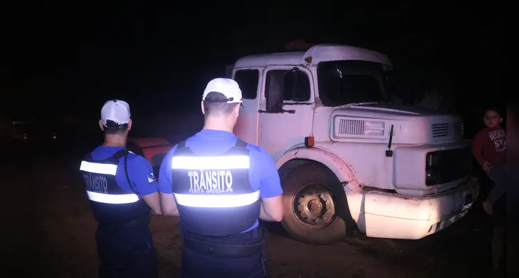 Colisão aconteceu na noite dessa terça-feira no bairro Cará-Cará