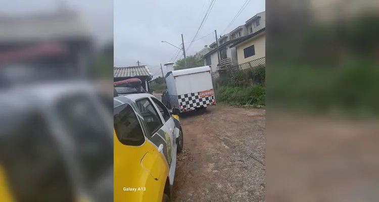 Polícia recupera veículo e trailer furtados durante a madrugada em PG