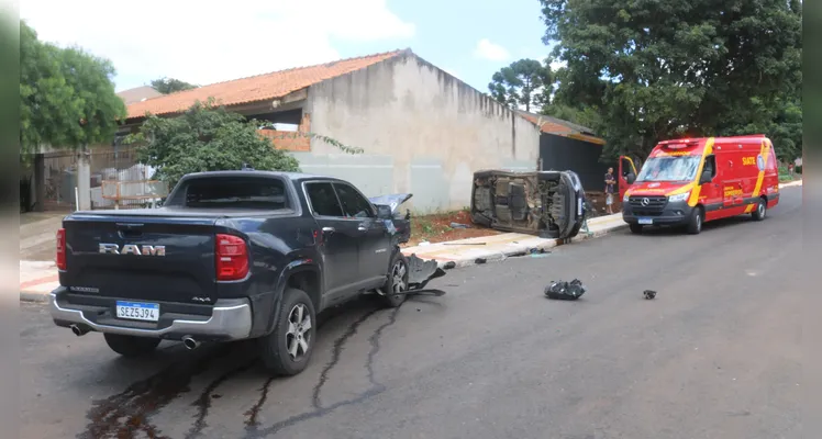 Os moradores relataram que nenhuma sinalização de trânsito foi feita na via, após a realização do asfalto.