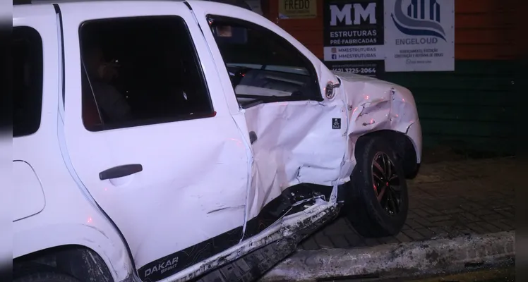 Motorista se envolve em colisão no Centro de PG, abandona carro e foge