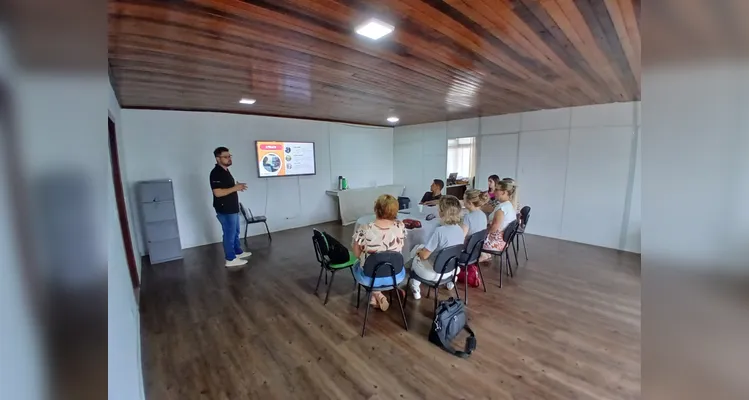 Encontro teve a participação de representantes de todas as escolas com quintos anos.