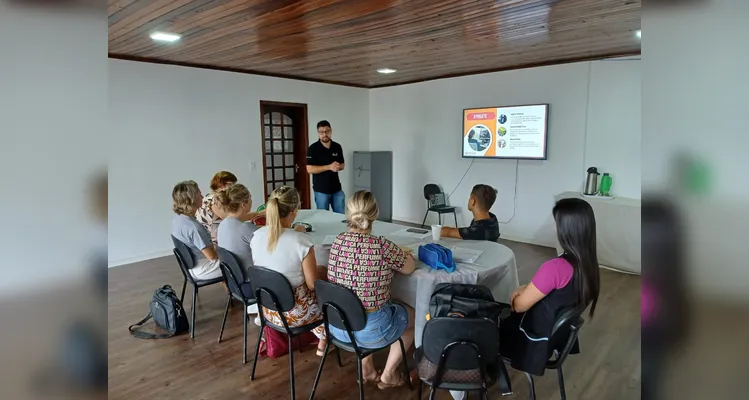 Encontro teve a participação de representantes de todas as escolas com quintos anos.