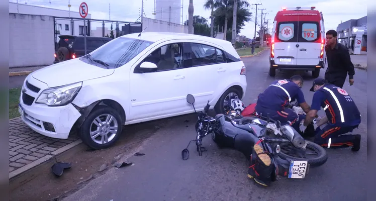 Motociclista de 41 anos foi socorrido e conduzido para casa hospitalar