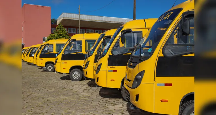 Os 113 ônibus entregues nesta segunda-feira custaram R$ 46.491.000,00.