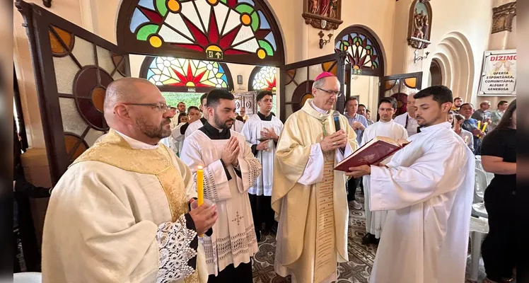 A Nossa Senhora da Luz recebeu padre Wellington