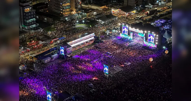 Matinhos, 01 de fevereiro de 2025 - Show de Luan Santana no Verão Maior Paraná na Arena Caiobá