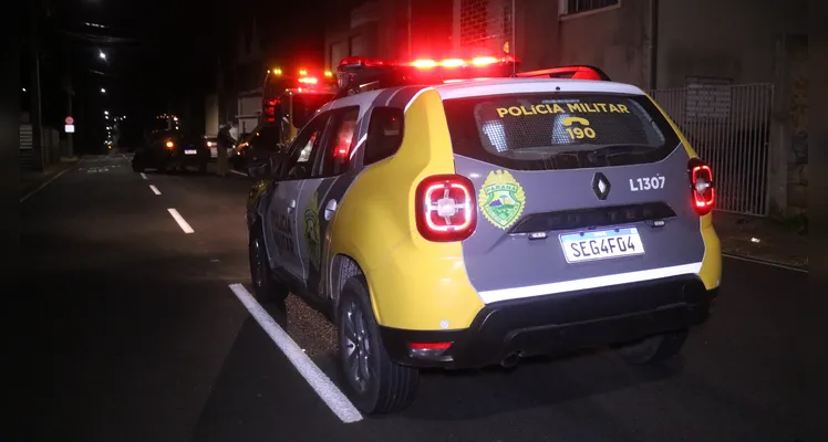 Homem bate carro e o abandona na madrugada de Ponta Grossa