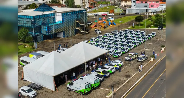 Sesa entrega 64 veículos e três ambulâncias para saúde em Ponta Grossa |