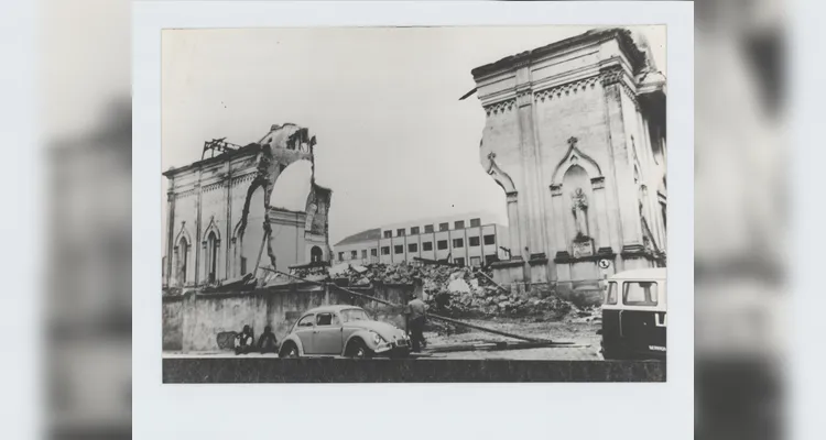 Demolição da antiga Catedral.