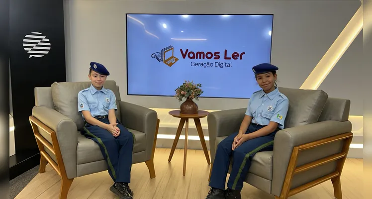 Ao longo da visita, os estudantes conheceram toda a estrutura do Grupo aRede, passando pela área comercial e de projetos, redação integrada e estúdios e finalizando com um café especial.