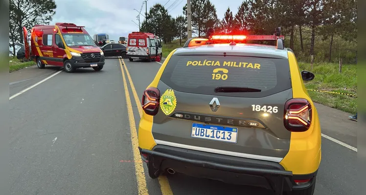 Grave acidente deixa vítima presa às ferragens no bairro Neves em Ponta Grossa