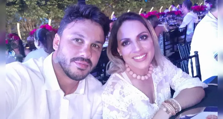 NIVER - Cíntia Rosa receberá as felicitações pela passagem de seu aniversário no próximo domingo (28). No registro, Cíntia e seu marido Wellington Gomes. Da coluna RC os votos de alegrias e sucesso.