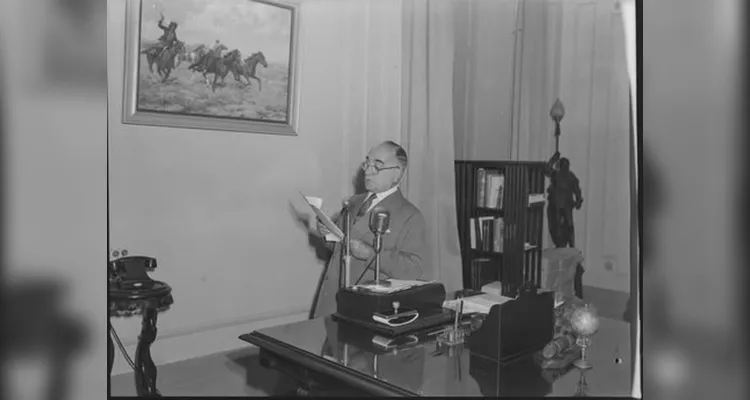 Presidente Getúlio Dornelles Vargas (1951-1954) pronuncia discurso na Hora do Brasil