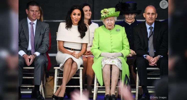 Os sapatos da Rainha Elizabeth são feitos manualmente por 4 pessoas