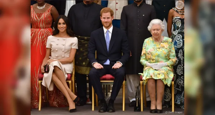 Ao contrário de Rainha Elizabeth II, os outros membros da família real são orientados a usar tons neutros