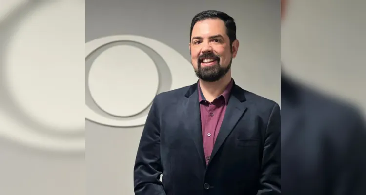 TROCA DE IDADE –  O diretor comercial da Band Paraná Jairo Cajal Junior será muito cumprimentado pela passagem de seu aniversário nesta quarta-feira (17). Da coluna RC os votos de alegrias e sucesso.