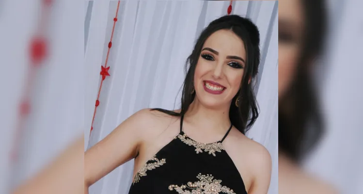 BDAY - A jovem acadêmica de Medicina da UEPG Camila Caruso recebeu as felicitações pela troca de idade na segunda-feira (22). Da coluna RC os votos de prosperidade e felicidades.