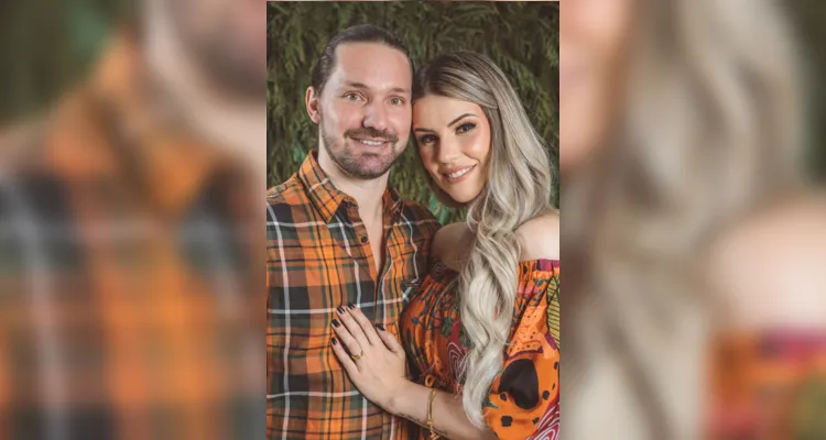BRINDE À VIDA – Cássio Luis Rissardo foi muito cumprimentado pela passagem de seu aniversário na última quarta-feira (31). No registro, Cássio e sua esposa Caroline Miranda. Da coluna RC os votos de felicidades e sucesso. 
