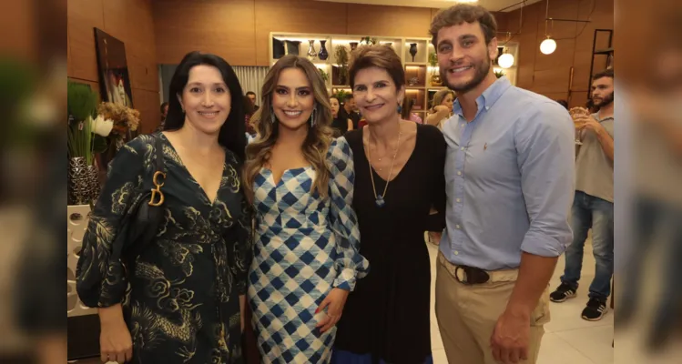 Fernanda Nadal, Kelyn Kris Gonçalves, Rosita Moro e Symon Hilgemberg