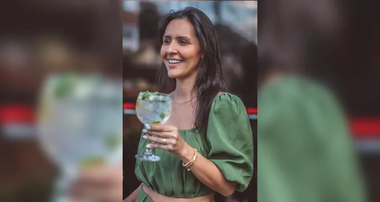 BELA – A bela Fernanda Camargo Kassab empresta seu charme, beleza e simpatia para a coluna RC desta sexta-feira. 