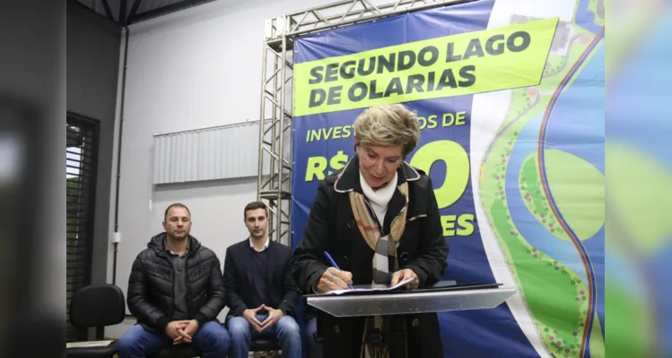 A cerimônia de assinatura da licitação da primeira fase foi realizada no Centro Municipal de Educação Ambiental