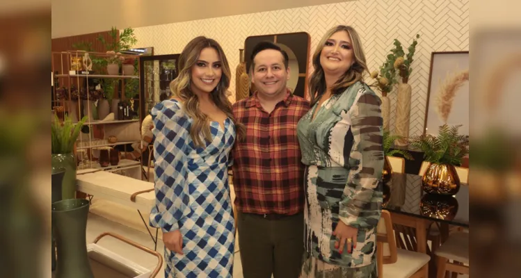 Kelyn Kris Gonçalves, este colunista e Gilmara Gumiero Lopes