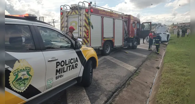 Colisão registrada na PR-151 terminou em capotamento e deixou dois homens feridos