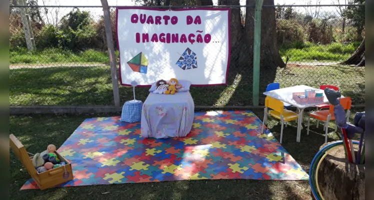 Atividade reuniu três gerações, avós, filhos e netos em uma linda apresentação das crianças para os Avós e a montagem de espaços brincantes
