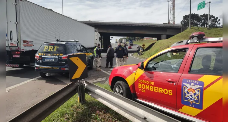 Rapaz de 20 anos vinha da avenida Souza Naves e acabou perdendo controle da moto ao acessar o viaduto