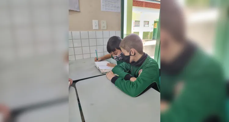 Turma de Jaguariaíva desenvolve dinâmica ortográfica em sala