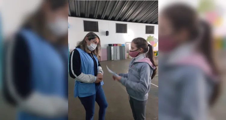 Aula do Vamos Ler é base para entrevista de alunos em Castro