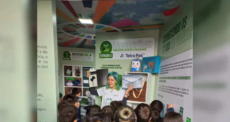 Container leva sustentabilidade e alegria para alunos em PG