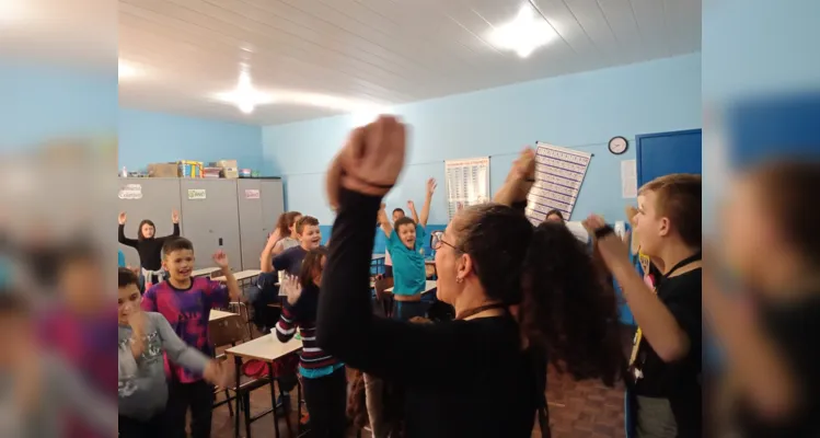 Aspectos teatrais encantam e ensinam alunos em Carambeí