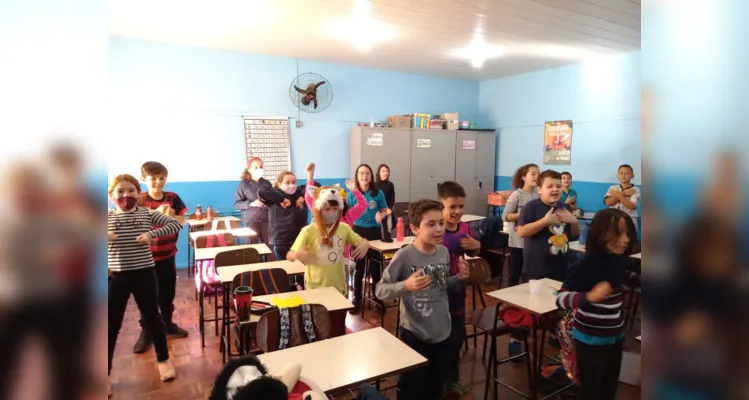 Aspectos teatrais encantam e ensinam alunos em Carambeí