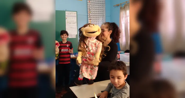 Aspectos teatrais encantam e ensinam alunos em Carambeí