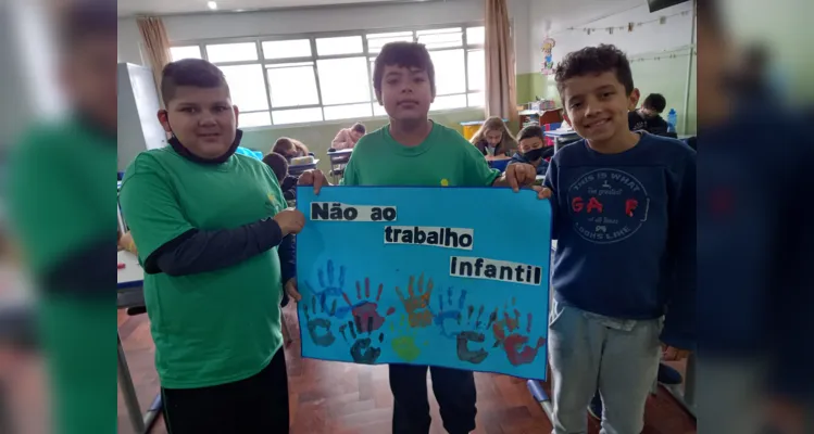 Turma de Imbituva conscientiza sobre o trabalho infantil