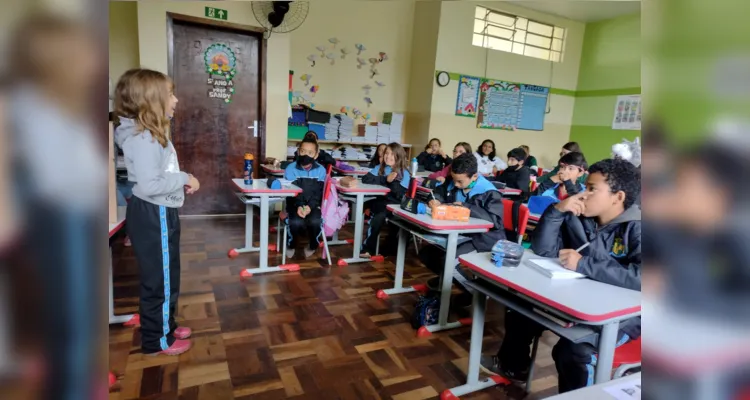 Turma de Palmeira realiza eleição de representantes em sala