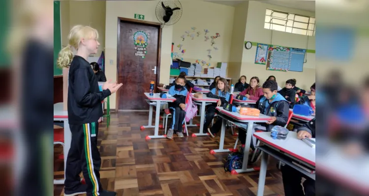 Turma de Palmeira realiza eleição de representantes em sala