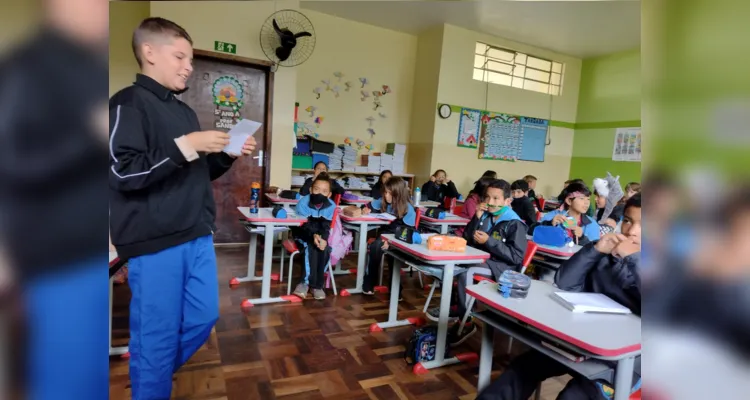 Turma de Palmeira realiza eleição de representantes em sala