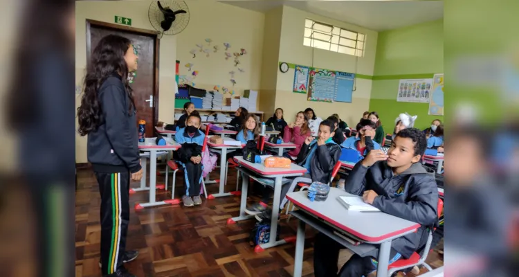 Turma de Palmeira realiza eleição de representantes em sala