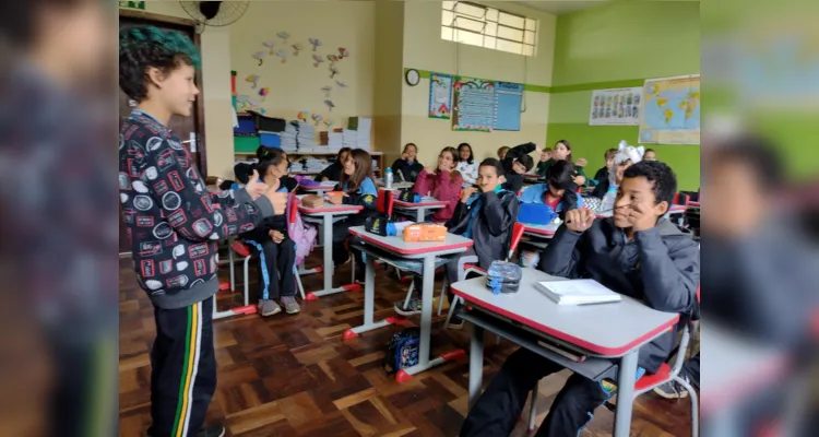 Turma de Palmeira realiza eleição de representantes em sala