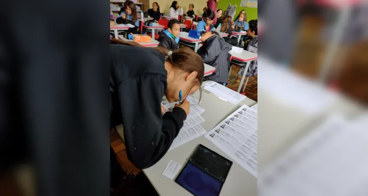 Turma de Palmeira realiza eleição de representantes em sala