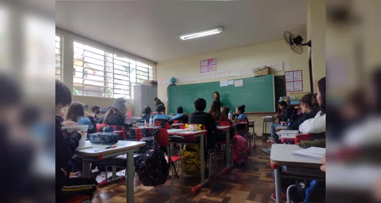 Turma de Palmeira realiza eleição de representantes em sala