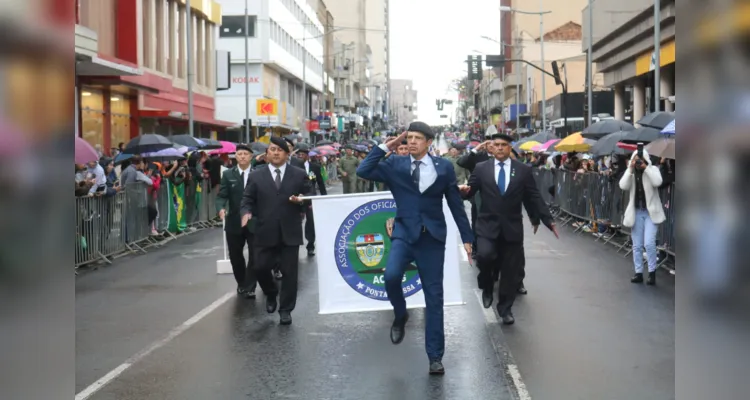 De acordo com a estimativa feita pela prefeitura dias antes, mais de 2,5 mil pessoas eram aguardadas no desfile