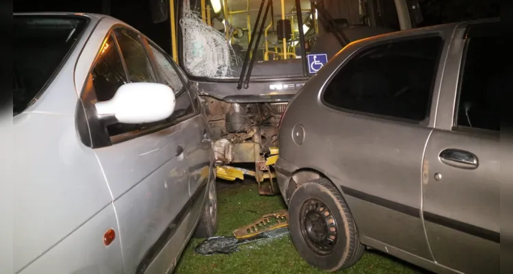 Acidente foi na esquina entre as ruas Barão de Penedo e Ercílio Slaviero 