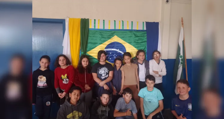 Semana da Pátria engaja e movimenta alunos em Castro