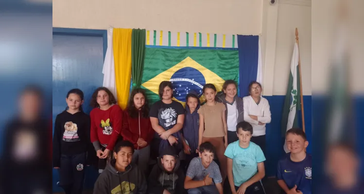 Semana da Pátria engaja e movimenta alunos em Castro