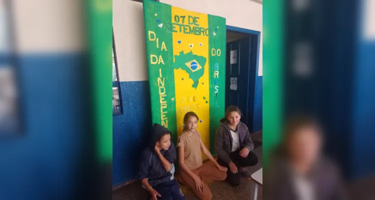 Semana da Pátria engaja e movimenta alunos em Castro