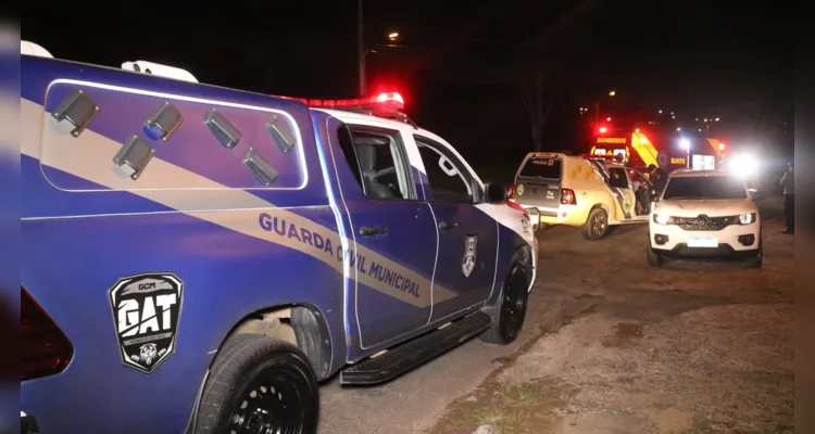 Renault Kwid da vítima foi alvo de disparos por criminosos que estavam em um Chevette