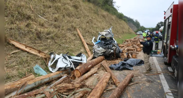 Acidente envolvendo veículo de prefeitura deixa quatro mortes